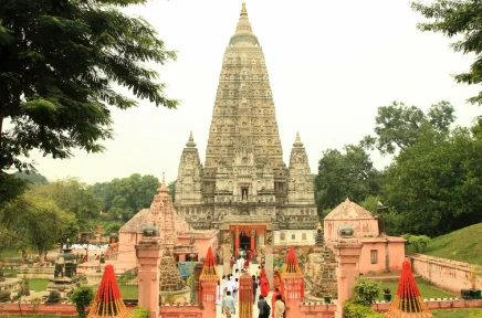 Full Day Bodh Gaya Private Tour From Patna