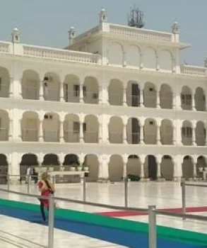 Historic Gurudwara Tour of Patna